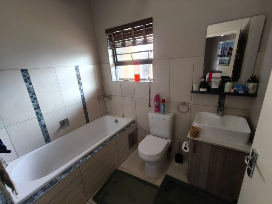 3 Bedroom Property for Sale in Waterkloof East North West